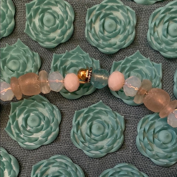 Elegant Multicolor Beaded choker necklace - Picture 6 of 7